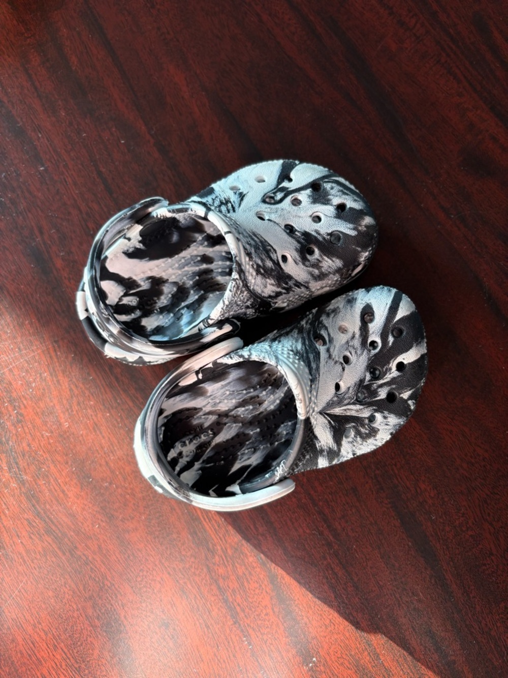 Kids Marble-Print Comfort crocs - Black & White